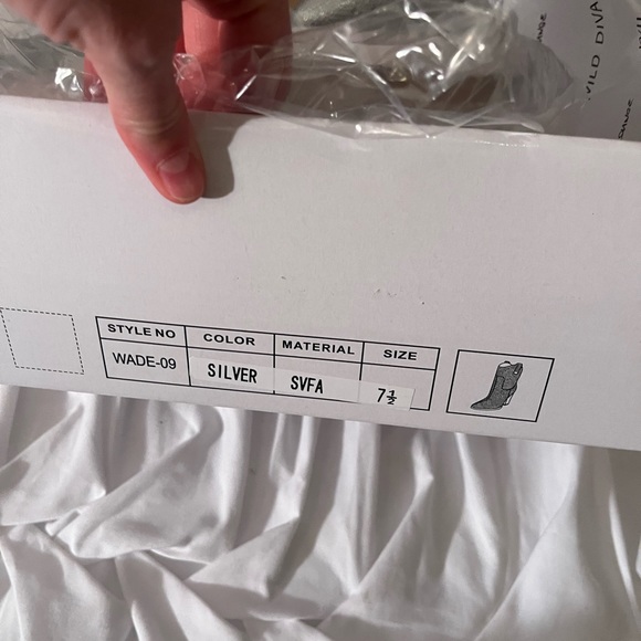 Rhinestone boots - Picture 3 of 4